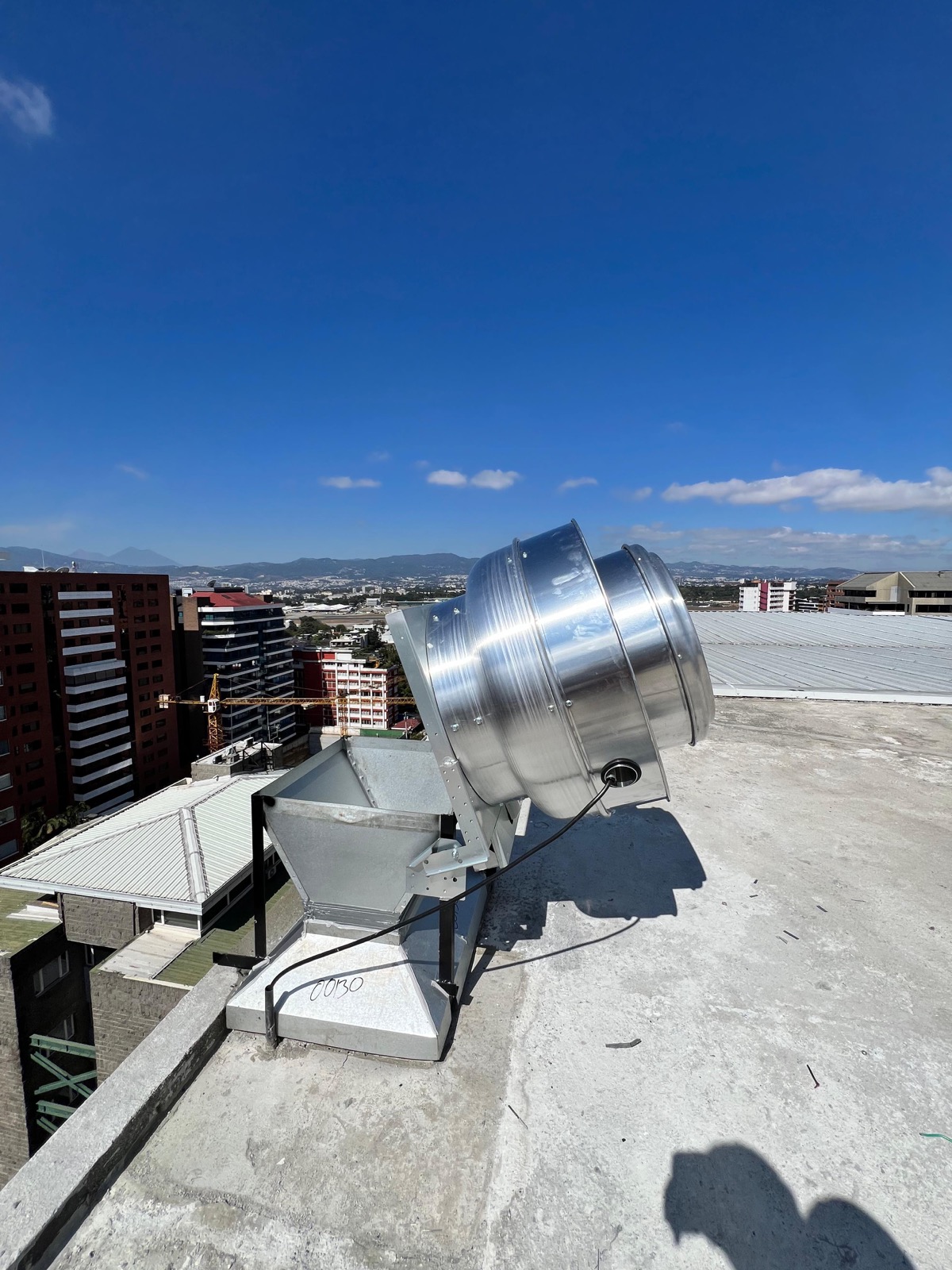 Turbina instalada en azotea